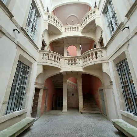 Appartement Le Vintage, Appart,hotel Particulier, Centre Maisoncarreeconciergerie Nîmes