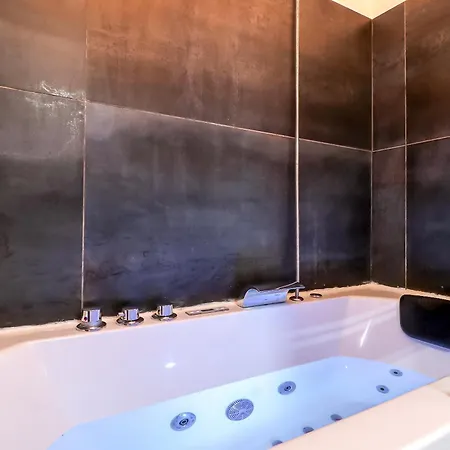 Appartement Le Vintage, Appart,hotel Particulier, Centre Maisoncarreeconciergerie *